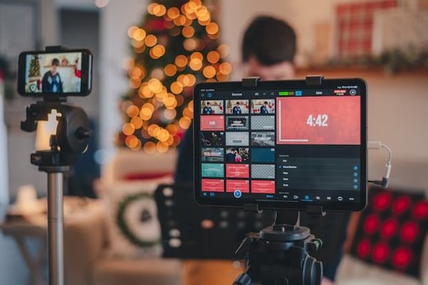 How Can Live Streaming Commerce Boost Sales for UK Fashion Retailers?