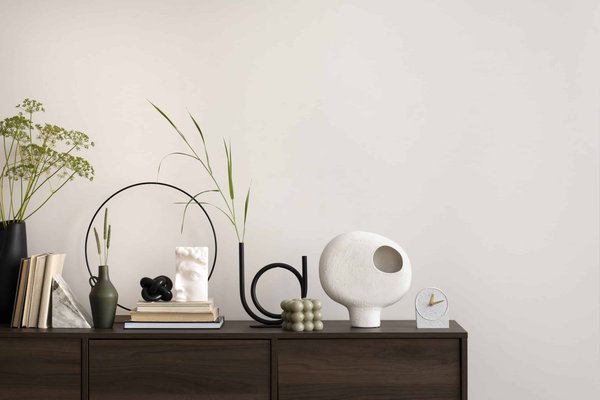 What's the Best Way to Incorporate Historical Architectural Elements in a Modern Extension?